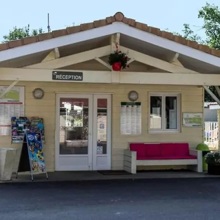 Campingplads Mobil-home 6 Personnes Avec Terrasse A - Api-1-52-371 *