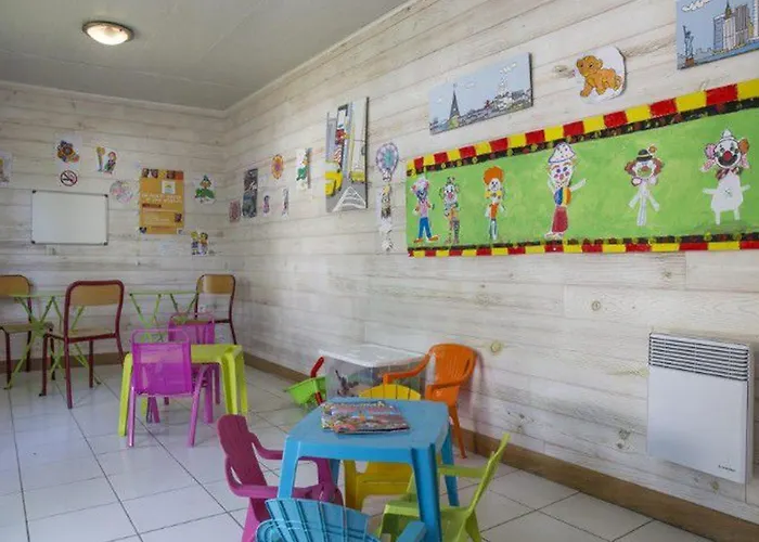 Camping Mobil-home 6 Personnes Avec Terrasse A - Api-1-52-371 Royan